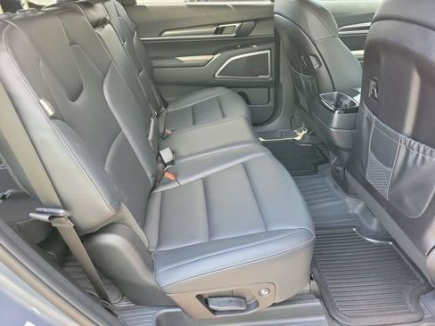 Used 2025 Kia Telluride LX FWD image 22
