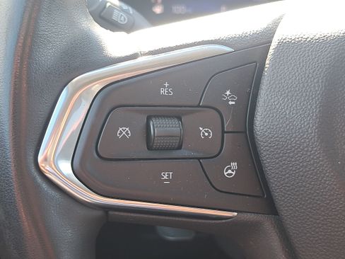 Used 2025 Chevrolet Trax ACTIV FWD image 16