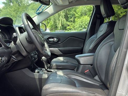 Used 2021 Jeep Cherokee Limited AWD/4WD image 13