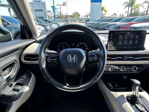 Used 2024 Honda HR-V EX-L image 18