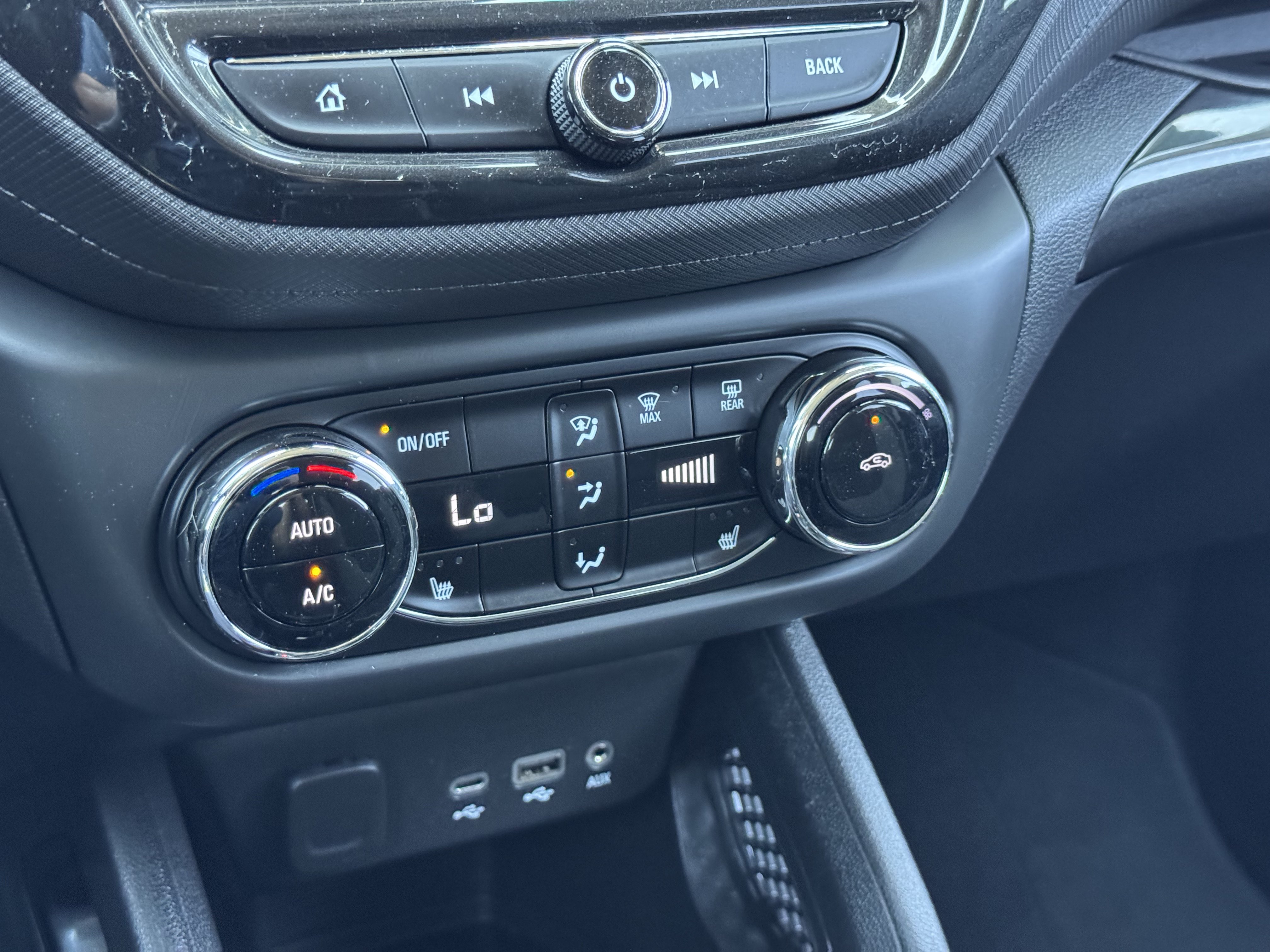 Used 2022 Chevrolet TrailBlazer LT w/ Convenience Package FWD image 28