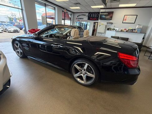 Used 2017 Mercedes-Benz SL 550 image 9