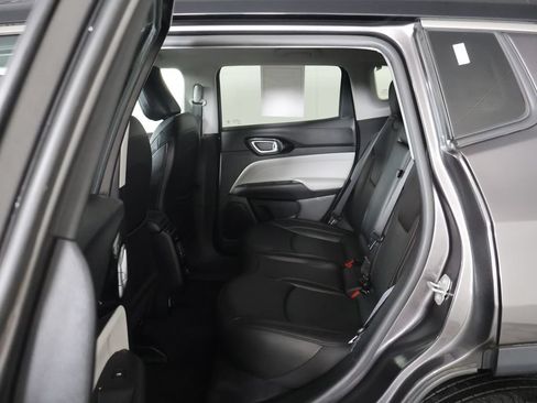 Used 2022 Jeep Compass Limited AWD/4WD image 28