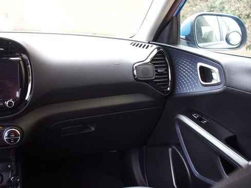 Used 2023 Kia Soul EX FWD image 17
