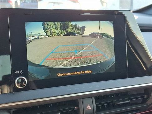 Certified 2023 Toyota Prius Prime FWD image 17