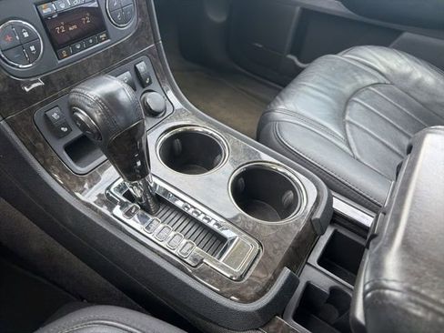 Used 2011 GMC Acadia Denali image 30