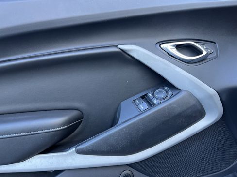 Used 2020 Chevrolet Camaro LT image 10