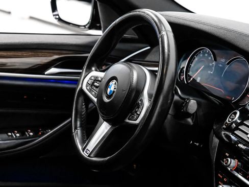 Used 2018 BMW 540i RWD image 18