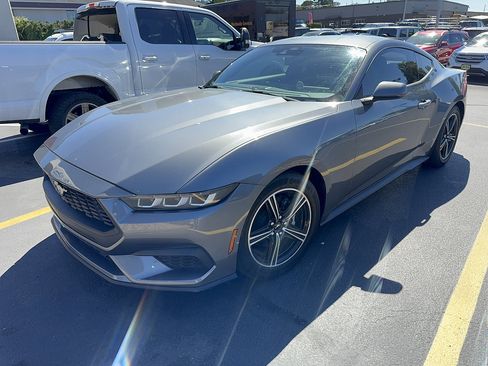 Used 2024 Ford Mustang Coupe RWD image 1