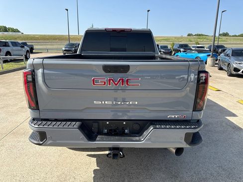 Used 2024 GMC Sierra 2500 AT4 w/ AT4 Premium Plus Package AWD/4WD image 8