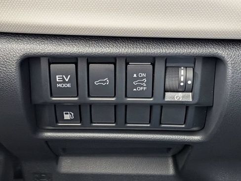 Used 2025 Subaru Forester Limited AWD/4WD image 18