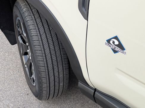 Certified 2025 Ford Bronco Sport Outer Banks w/ Outer Banks Tech Package+ image 12