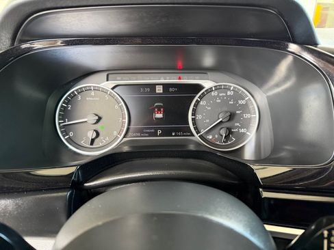 Used 2022 Nissan Pathfinder SL w/ SL Premium Package FWD image 11