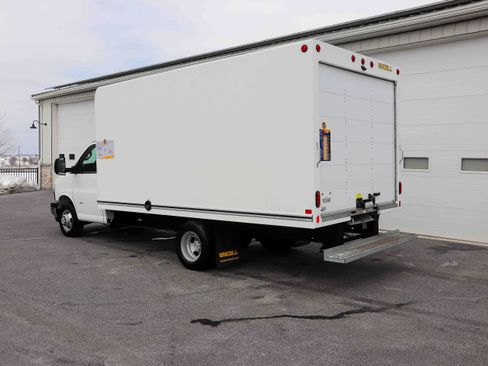 Used 2024 Chevrolet Express 3500 w/ Power Convenience Package image 5