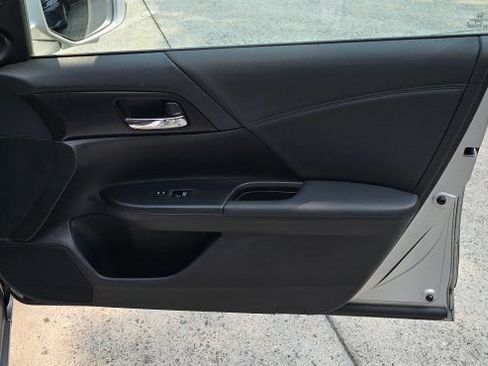 Used 2014 Honda Accord EX image 18