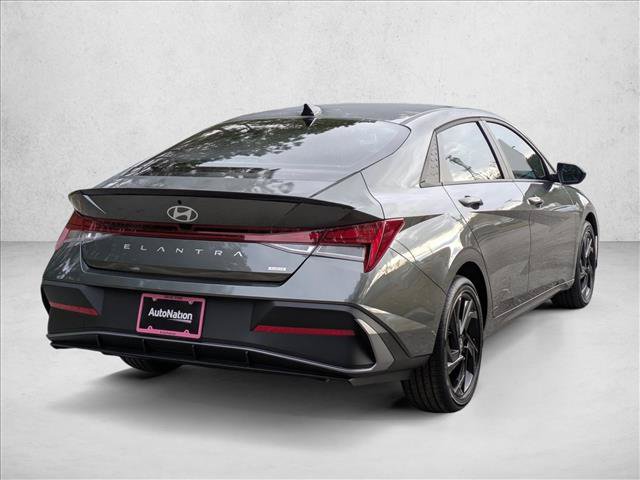 New 2026 Hyundai Elantra Hybrid FWD image 4