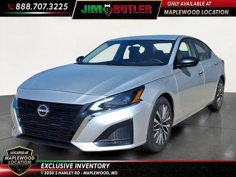 Used 2024 Nissan Altima 2.5 SV FWD image 1