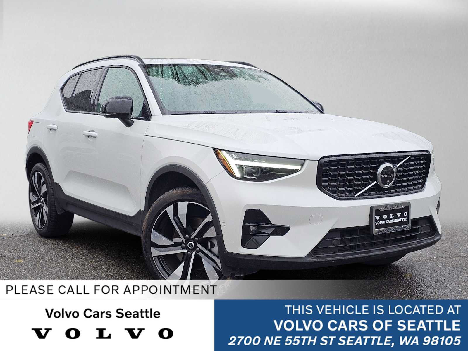 Used 2024 Volvo XC40 B5 Plus w/ Protection Package Premier AWD/4WD image 1