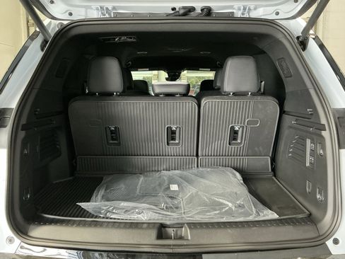 New 2026 Chevrolet Traverse High Country w/ LPO, Floor Liner Package FWD image 26