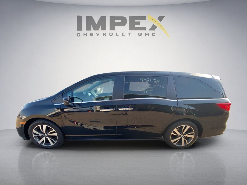 Used 2024 Honda Odyssey Touring image 2
