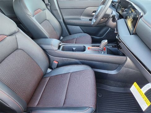 New 2025 Nissan Kicks SR image 10