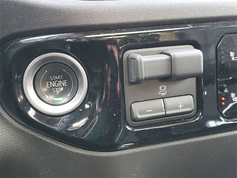 Used 2024 Chevrolet Silverado 1500 RST image 17