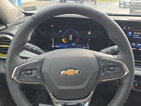 New 2026 Chevrolet Trax LT w/ Sunroof Package FWD image 11