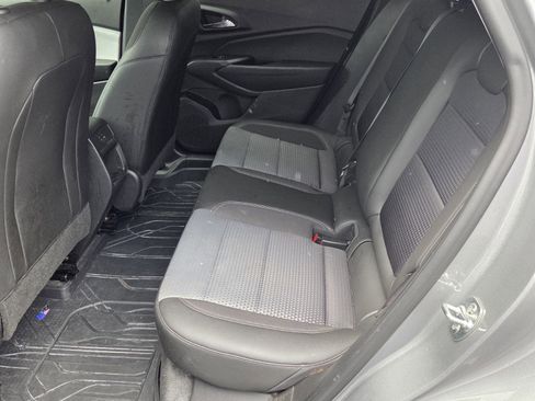 Used 2025 Chevrolet Trax LT w/ Driver Confidence Package image 4