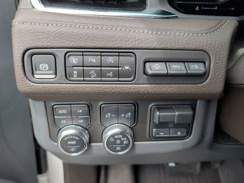 Used 2024 GMC Yukon XL Denali w/ Denali Reserve Package AWD/4WD image 16