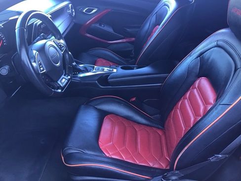 Used 2016 Chevrolet Camaro SS RWD image 7