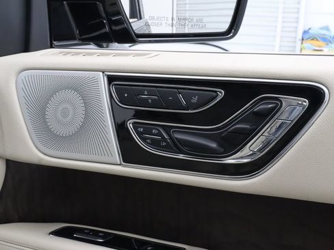Used 2020 Lincoln Navigator L Reserve w/ Luxury Package AWD/4WD image 34