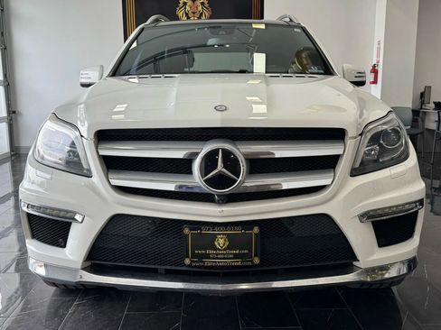 Used 2015 Mercedes-Benz GL 550 4MATIC image 2