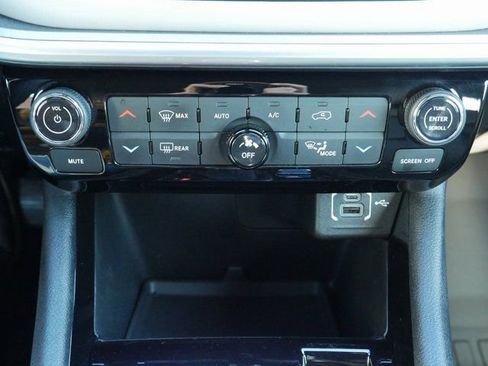 Used 2024 Jeep Compass Limited AWD/4WD image 21