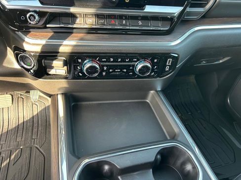 New 2026 GMC Sierra 2500 SLT w/ SLT Premium Package image 11