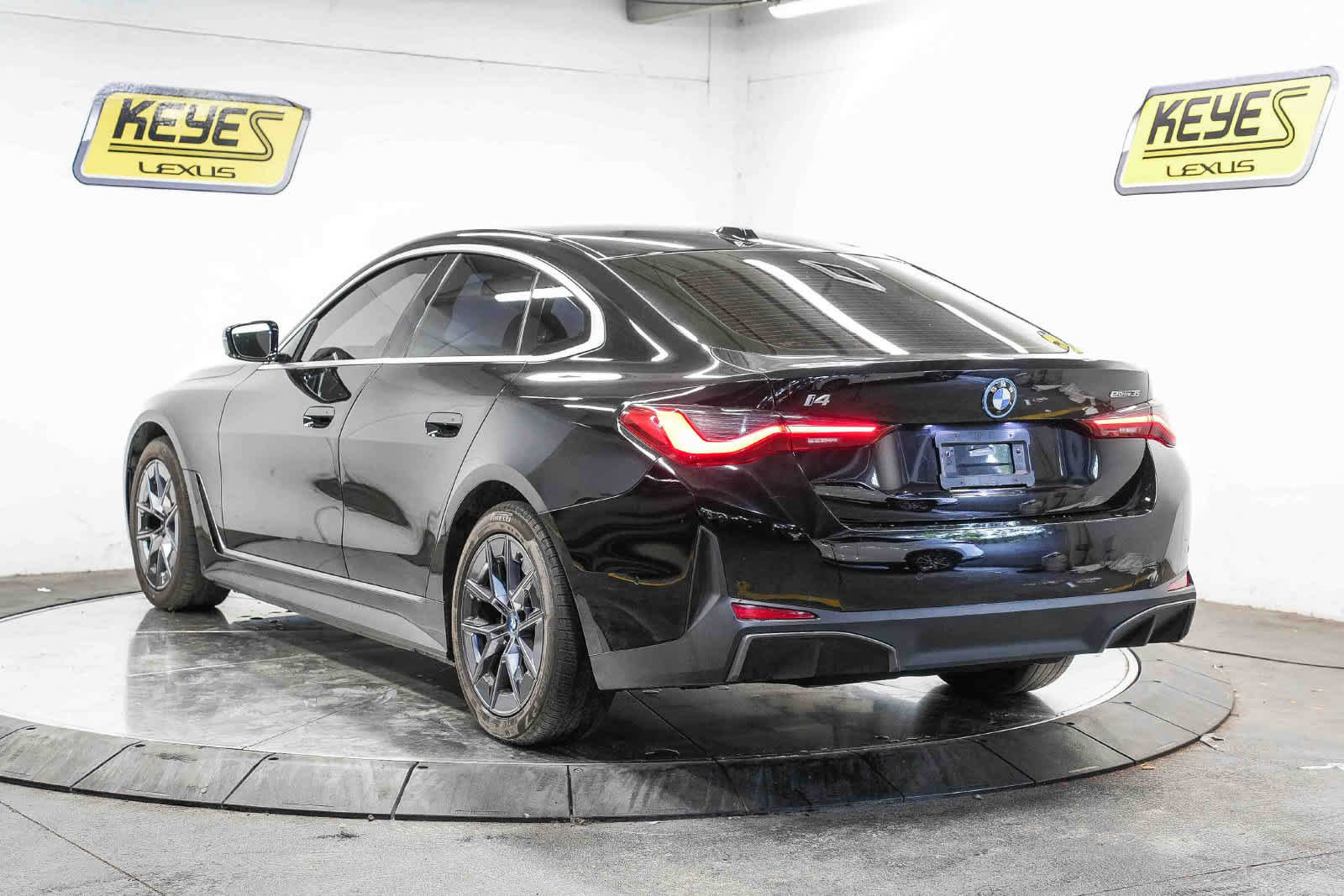 Used 2024 BMW i4 eDrive35 w/ Convenience Package RWD image 2