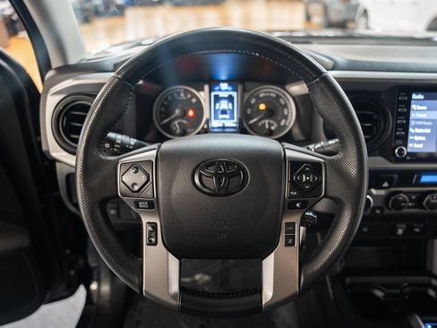 Used 2022 Toyota Tacoma SR5 AWD/4WD image 36