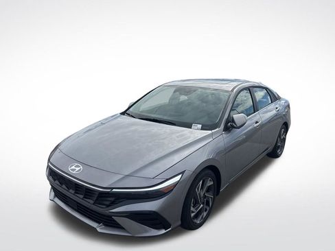 Used 2025 Hyundai Elantra Limited FWD image 1