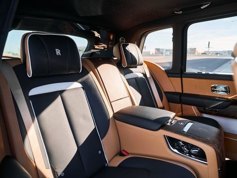 Used 2025 Rolls-Royce Cullinan image 52