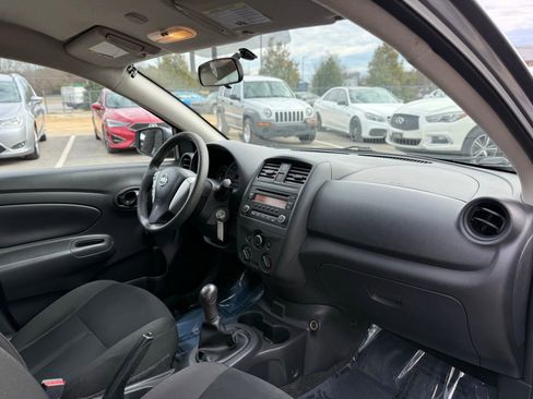 Used 2018 Nissan Versa S FWD image 21