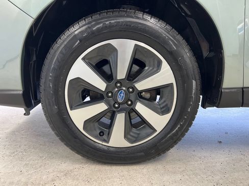 Used 2018 Subaru Forester 2.5i Premium w/ All-Weather Package AWD/4WD image 7