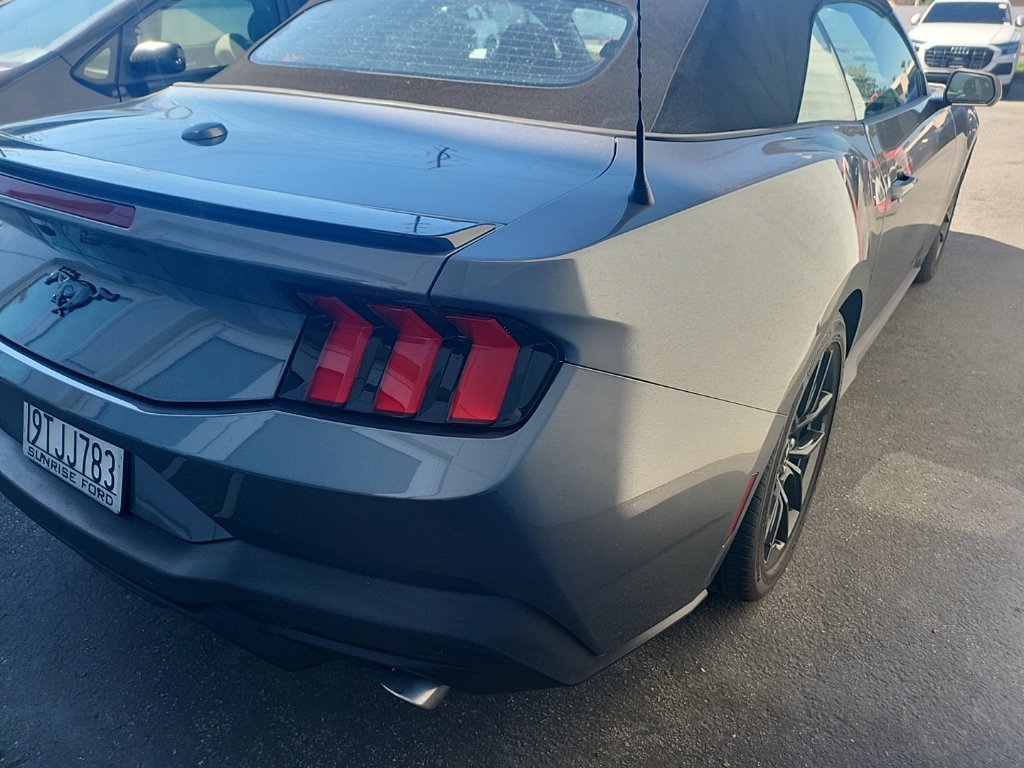 Used 2025 Ford Mustang Convertible w/ Mustang Nite Pony Package RWD image 4