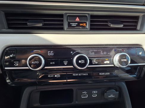 Used 2023 Honda Pilot EX-L image 7