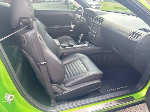 Used 2011 Dodge Challenger R/T RWD image 20
