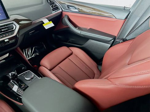 New 2025 BMW X4 xDrive30i w/ Premium Package image 25