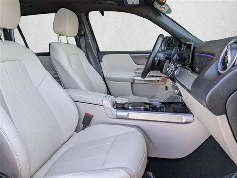 Certified 2022 Mercedes-Benz GLB 250 image 23