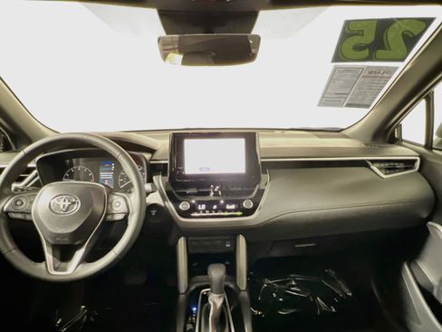 Used 2025 Toyota Corolla Cross AWD Hybrid image 30