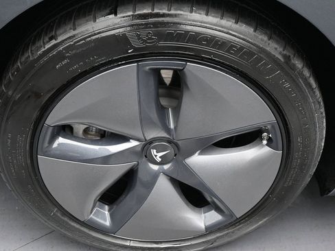 Used 2018 Tesla Model 3 Long Range image 38