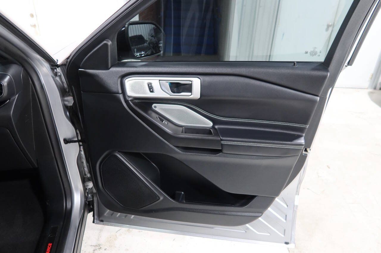 Used 2020 Ford Explorer ST w/ ST Street Pack AWD/4WD image 32