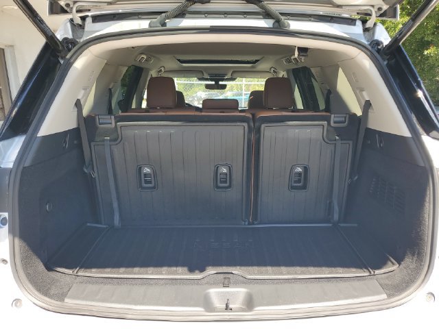 Certified 2025 Nissan Pathfinder Platinum w/ Cargo Package FWD image 10