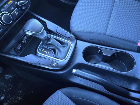 Used 2023 Kia Soul LX w/ LX Technology Package image 11